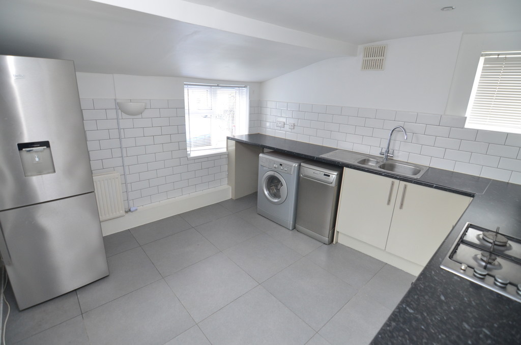 1 bed ground floor flat to rent in Station Road, Sidcup, DA15 7DR  - Property Image 2