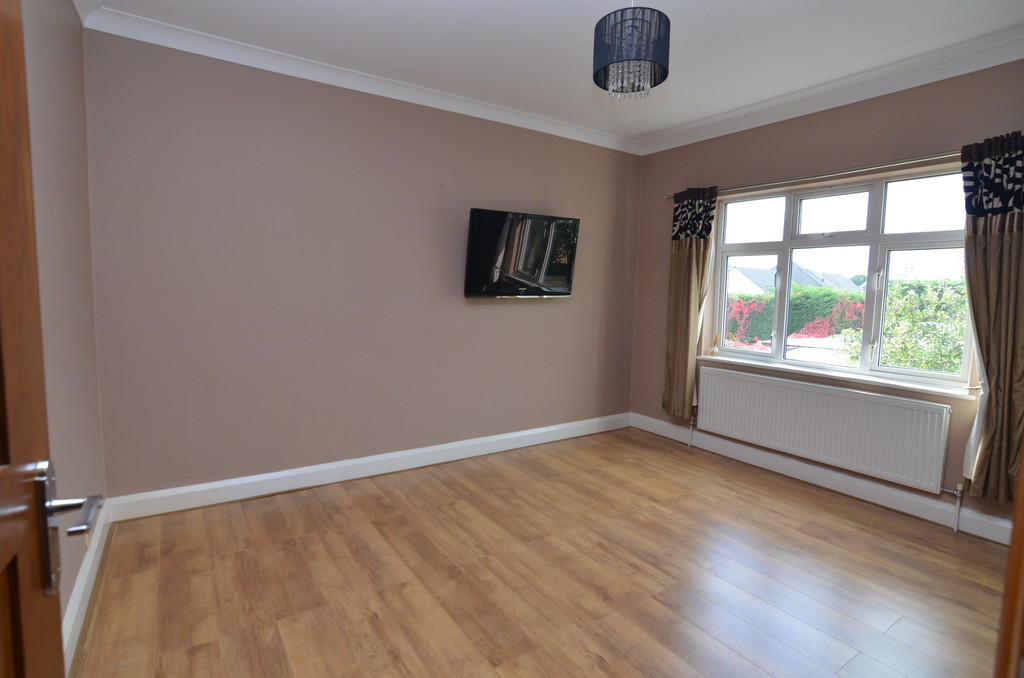 4 bed terraced house to rent in Halfway Street, Kent  - Property Image 4