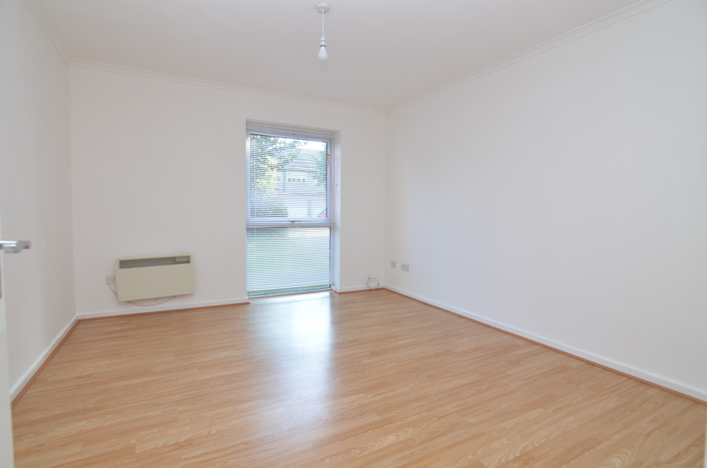 2 bed flat to rent in Jubilee Way, Sidcup, DA14 4JP  - Property Image 2