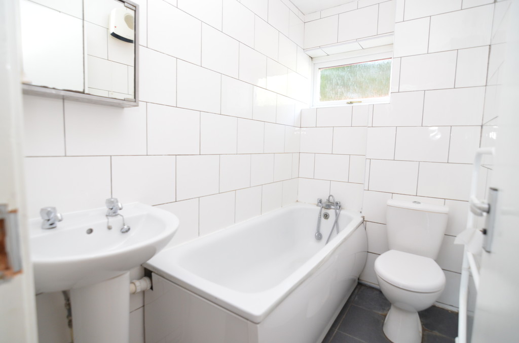 2 bed flat to rent in Jubilee Way, Sidcup, DA14 4JP  - Property Image 6