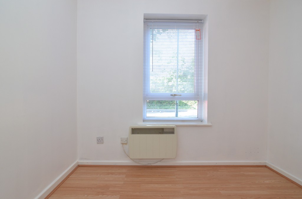 2 bed flat to rent in Jubilee Way, Sidcup, DA14 4JP  - Property Image 5