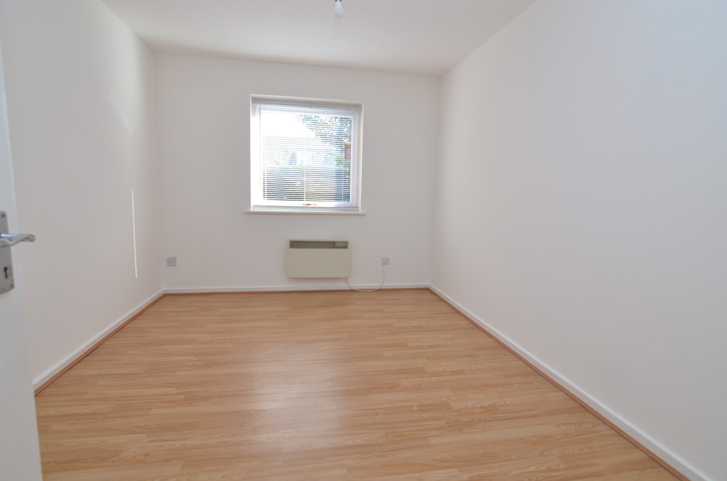2 bed flat to rent in Jubilee Way, Sidcup, DA14 4JP  - Property Image 4
