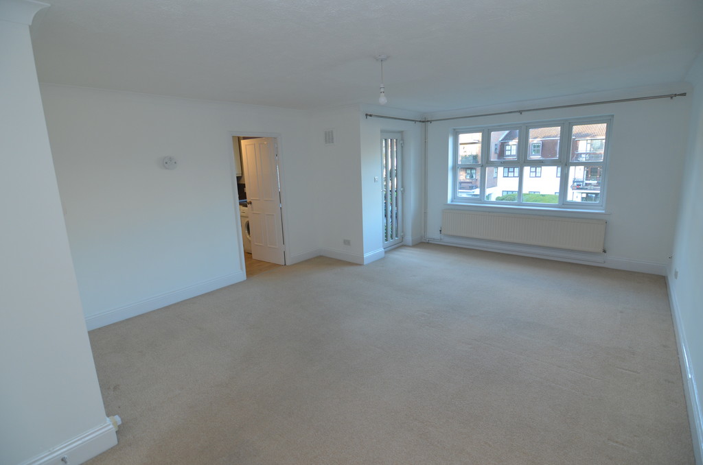 2 bed flat to rent in Parkhill Road, Bexley  - Property Image 2