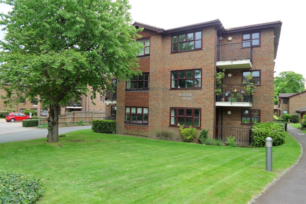 2 bed flat to rent in Parkhill Road, Bexley  - Property Image 1