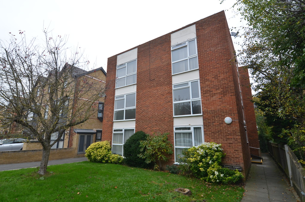 2 bed flat to rent in Granville Road, Sidcup  - Property Image 1