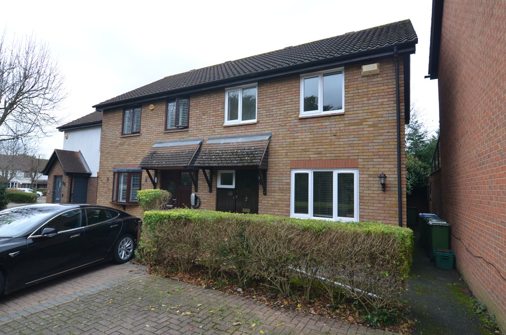 3 bed semi-detached house to rent in Larch Grove, Sidcup  - Property Image 1