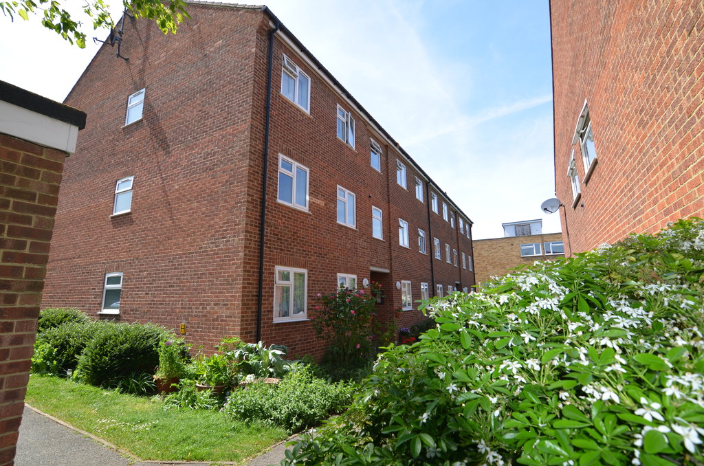 2 bed ground floor flat to rent in Taylors Close, Kent  - Property Image 10