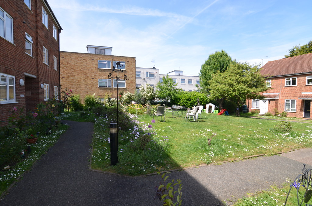 2 bed ground floor flat to rent in Taylors Close, Kent  - Property Image 11