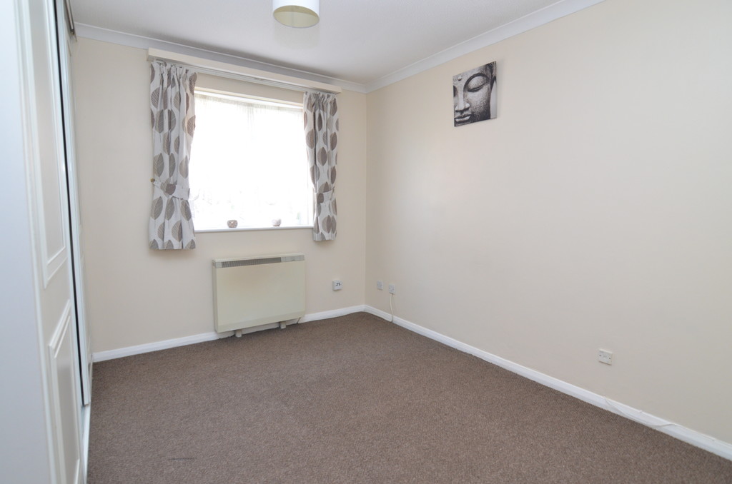 2 bed ground floor flat to rent in Taylors Close, Kent  - Property Image 4