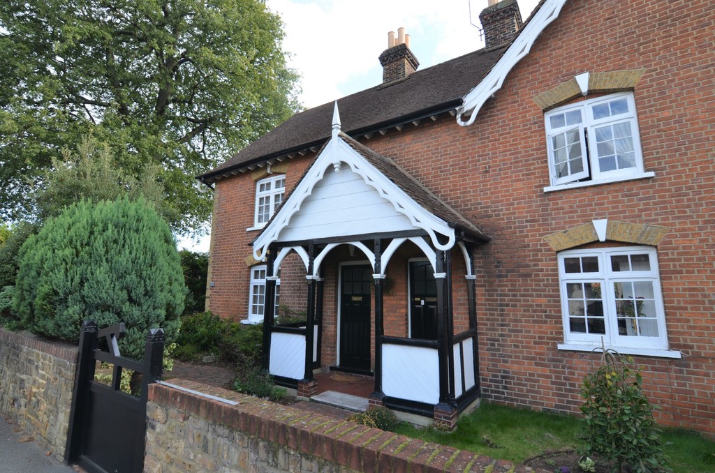 2 bed cottage to rent in Burnt Oak Lane, Sidcup, DA15 9DB  - Property Image 1