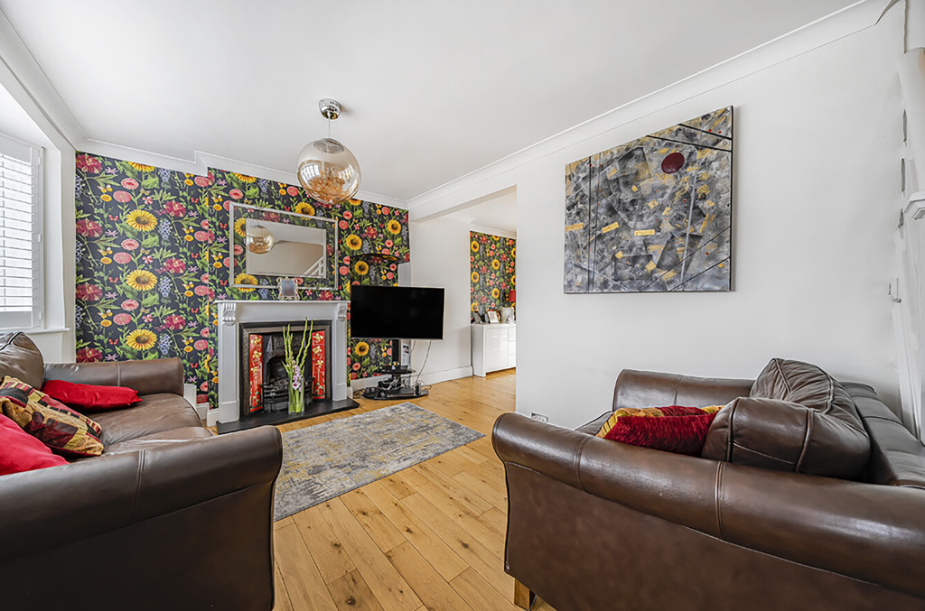 3 bed terraced house for sale in Rosebery Avenue, Sidcup  - Property Image 2