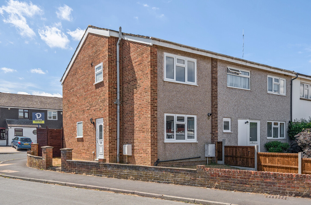 2 bed terraced house for sale in Aspen Close, Swanley, BR8 7UB  - Property Image 1