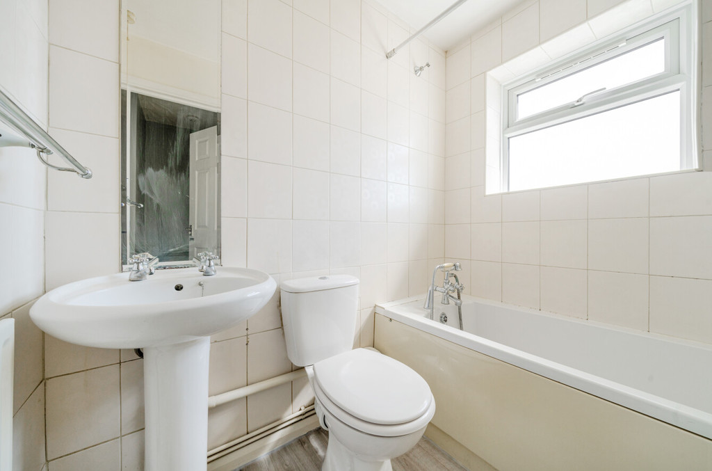2 bed terraced house for sale in Aspen Close, Swanley, BR8 7UB  - Property Image 6