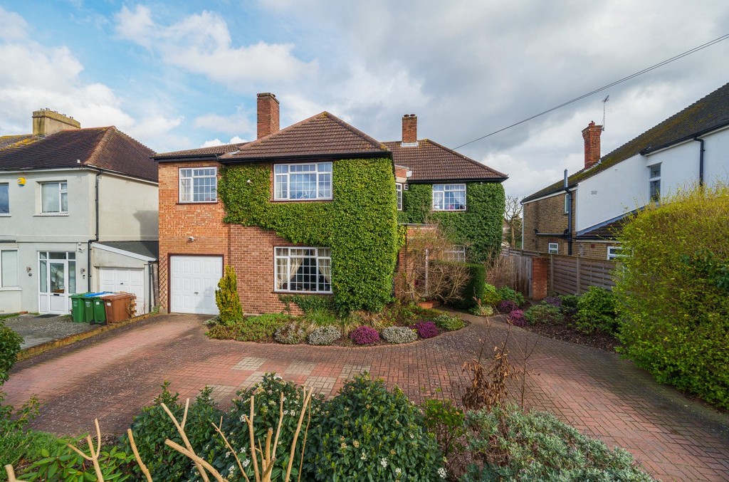 5 bed detached house for sale in Farwell Road, Sidcup  - Property Image 1