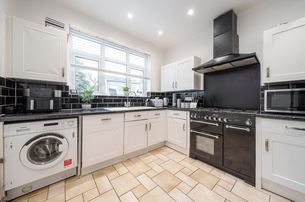 5 bed semi-detached house for sale in Old Farm Avenue, Sidcup  - Property Image 4