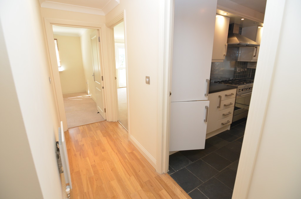 2 bed flat to rent in Plaistow Lane, Bromley  - Property Image 4