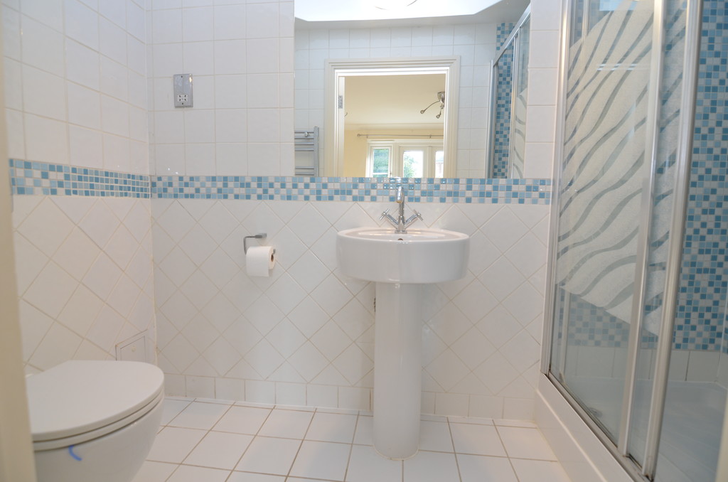 2 bed flat to rent in Plaistow Lane, Bromley  - Property Image 7