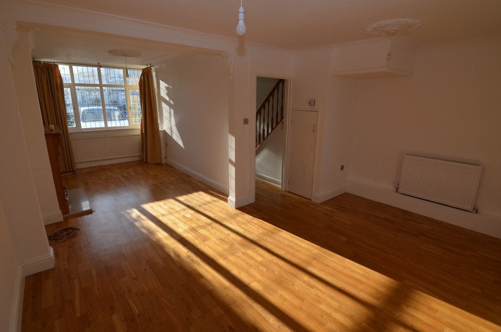 3 bed terraced house to rent in Old Farm Avenue, Sidcup  - Property Image 2