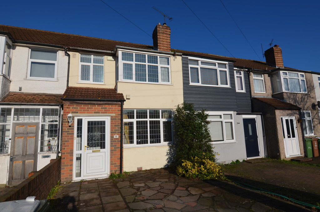 3 bed terraced house to rent in Old Farm Avenue, Sidcup  - Property Image 1