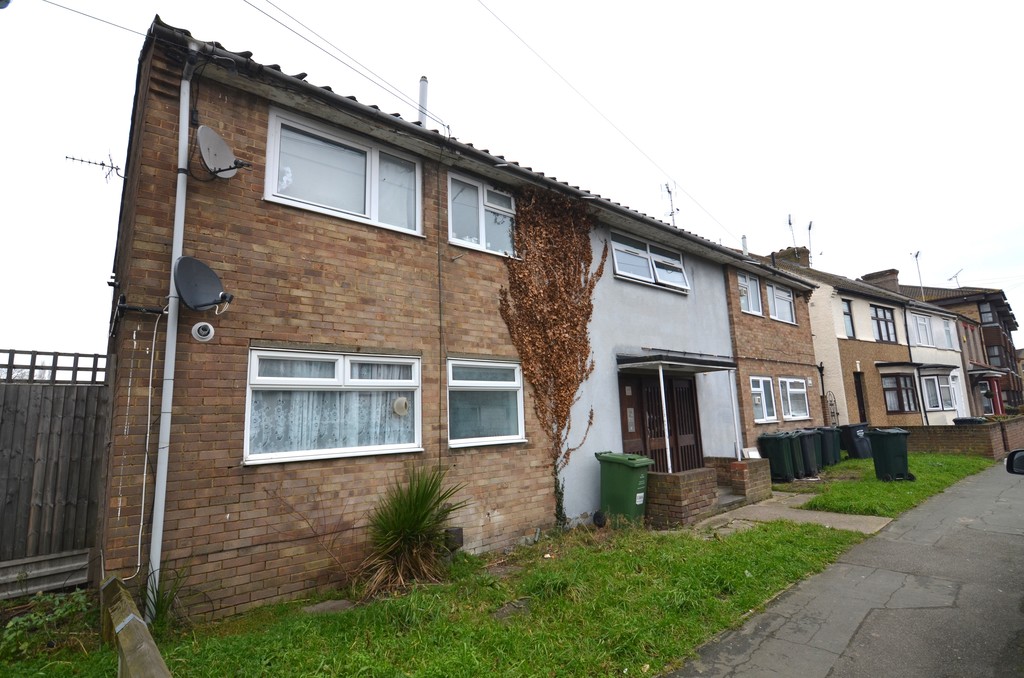 1 bed ground floor flat to rent in Milton Road, Swanscombe, DA10 0LX  - Property Image 1