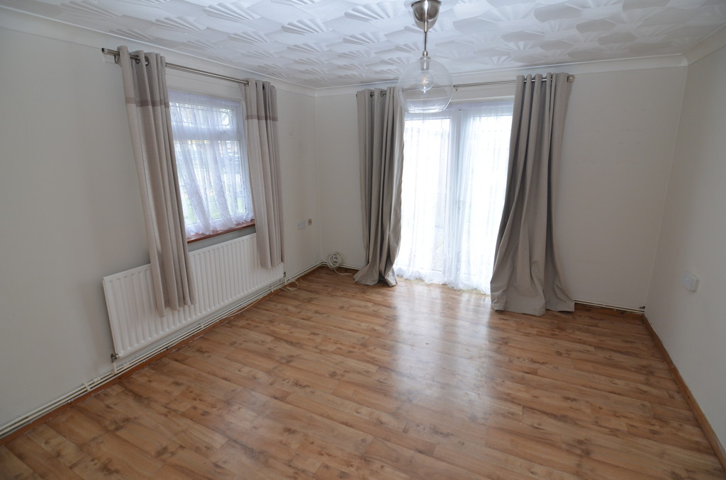 1 bed ground floor flat to rent in Milton Road, Swanscombe, DA10 0LX  - Property Image 2