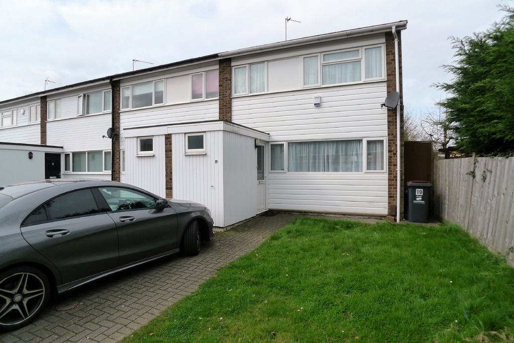 3 bed end of terrace house to rent in Kingswood Close, Orpington  - Property Image 1