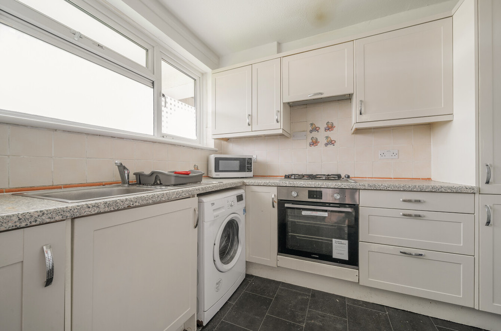 3 bed flat to rent in Etfield Grove, Sidcup, DA14 6LN  - Property Image 3