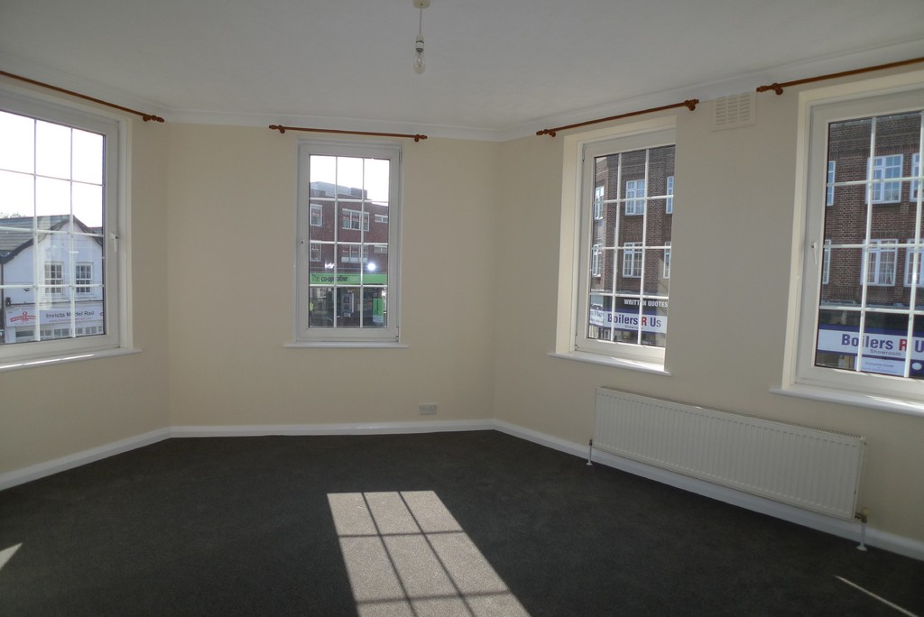 2 bed flat to rent in Station Road, Sidcup  - Property Image 2