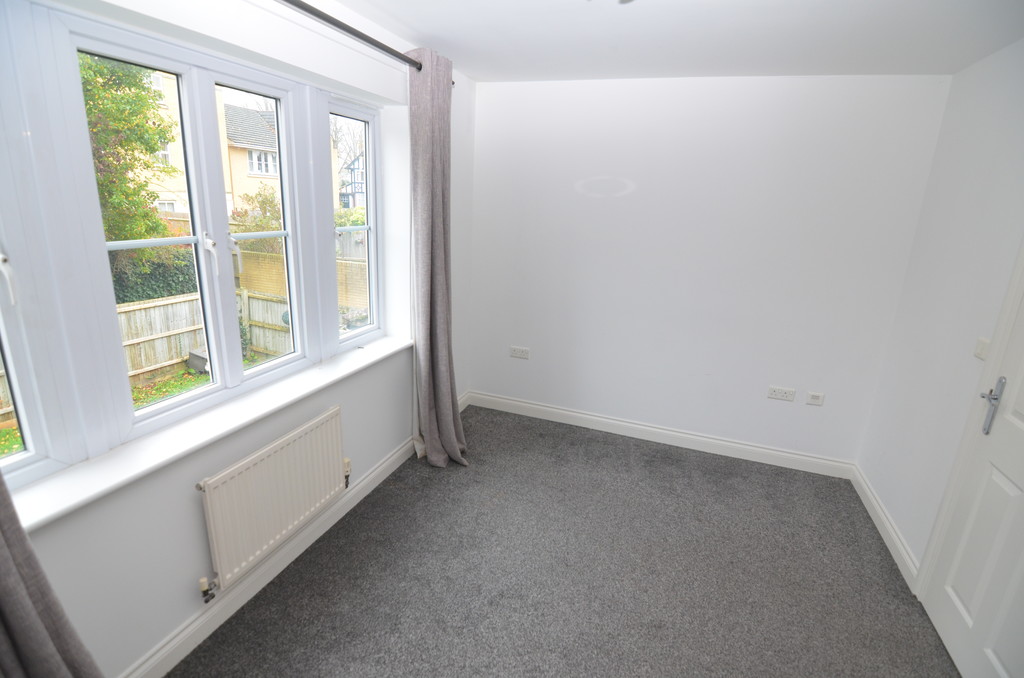 2 bed end of terrace house to rent in Sparkes Close, Bromley  - Property Image 10