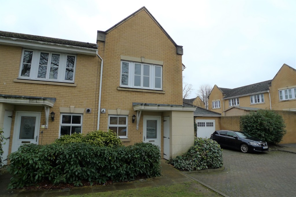 2 bed end of terrace house to rent in Sparkes Close, Bromley  - Property Image 1