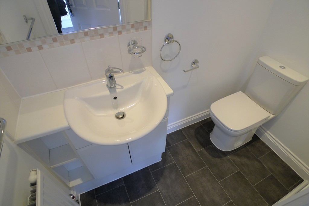 2 bed end of terrace house to rent in Sparkes Close, Bromley  - Property Image 11