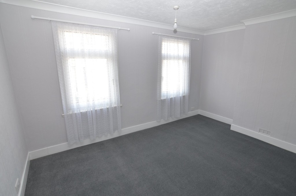 2 bed terraced house to rent in Anne Of Cleves Road, Dartford  - Property Image 4