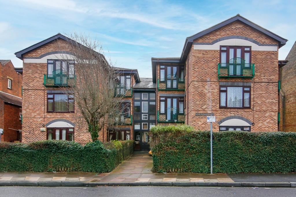 1 bed studio flat for sale in Hadlow Road, Sidcup - Property Image 1