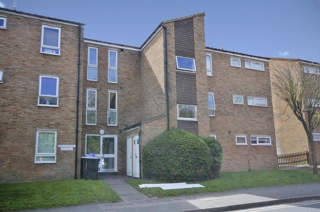 2 bed ground floor flat for sale in Jubilee Way, Sidcup - Property Image 1