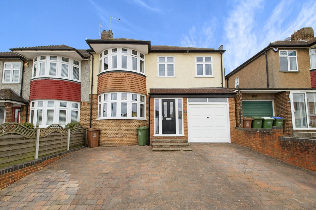 5 bed semi-detached house for sale in Kimberley Drive, Sidcup - Property Image 1