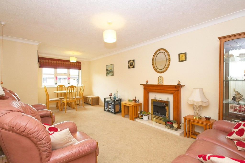1 bed flat for sale in Hatherley Crescent, Sidcup  - Property Image 2