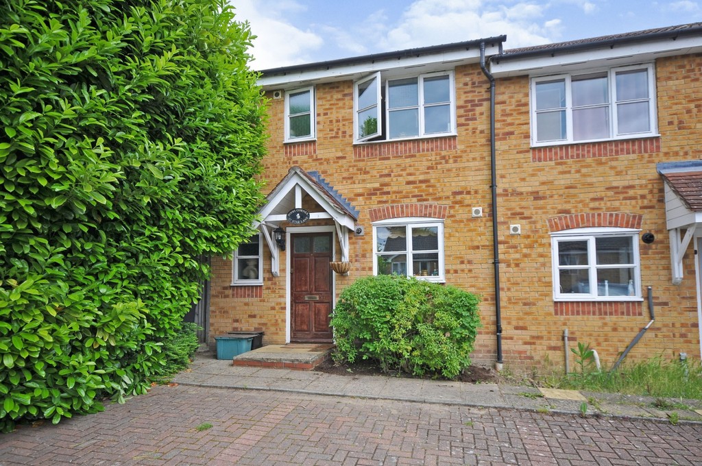 2 bed end of terrace house for sale in Star Lane, Orpington, BR5 