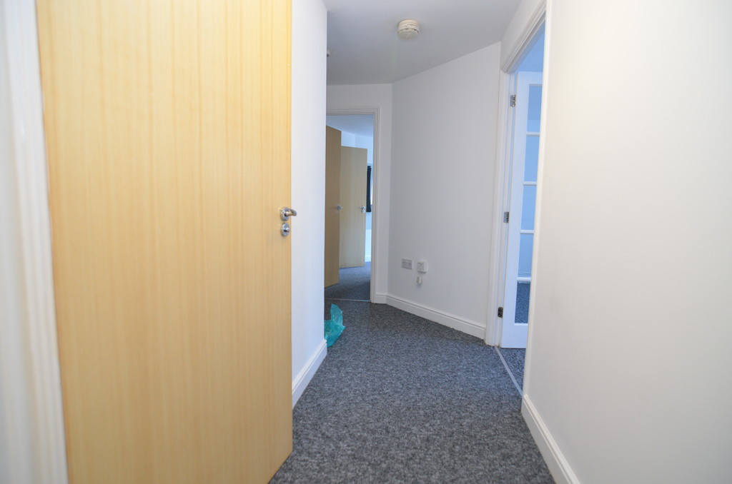 2 bed flat to rent in Stanley Close, London  - Property Image 7