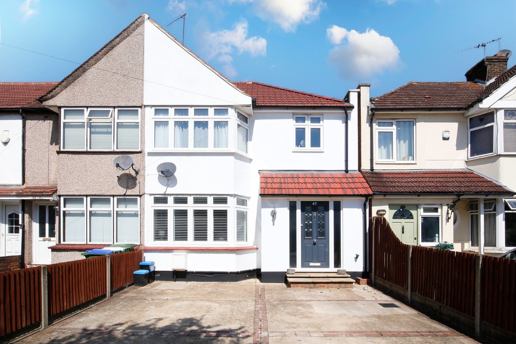 3 bed end of terrace house for sale in Beverley Avenue, Sidcup, DA15