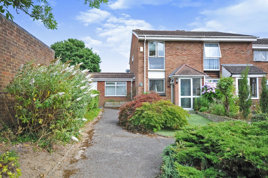 2 bed end of terrace house for sale in Dyke Drive, Orpington, BR5 