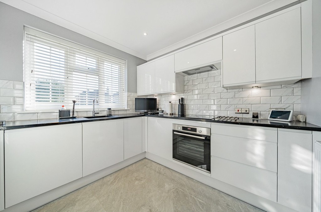 2 bed detached house for sale in Knoll Road, Sidcup  - Property Image 10
