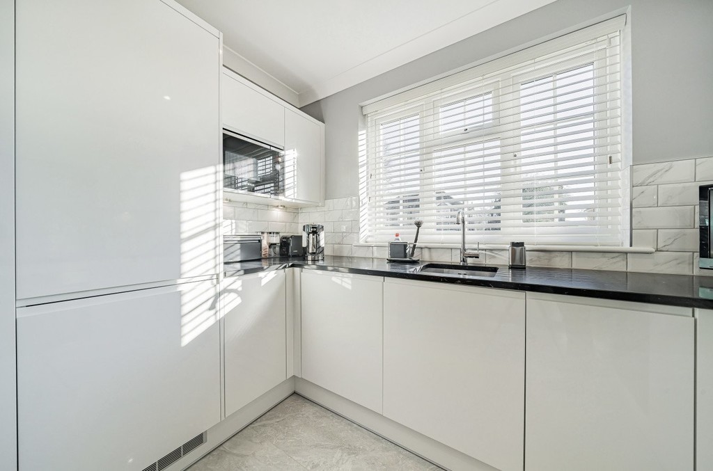 2 bed detached house for sale in Knoll Road, Sidcup  - Property Image 11