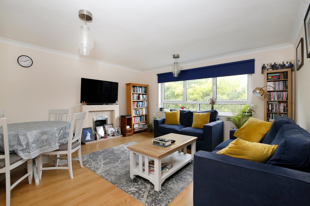 2 bed flat for sale in Chislehurst Road, Sidcup  - Property Image 2