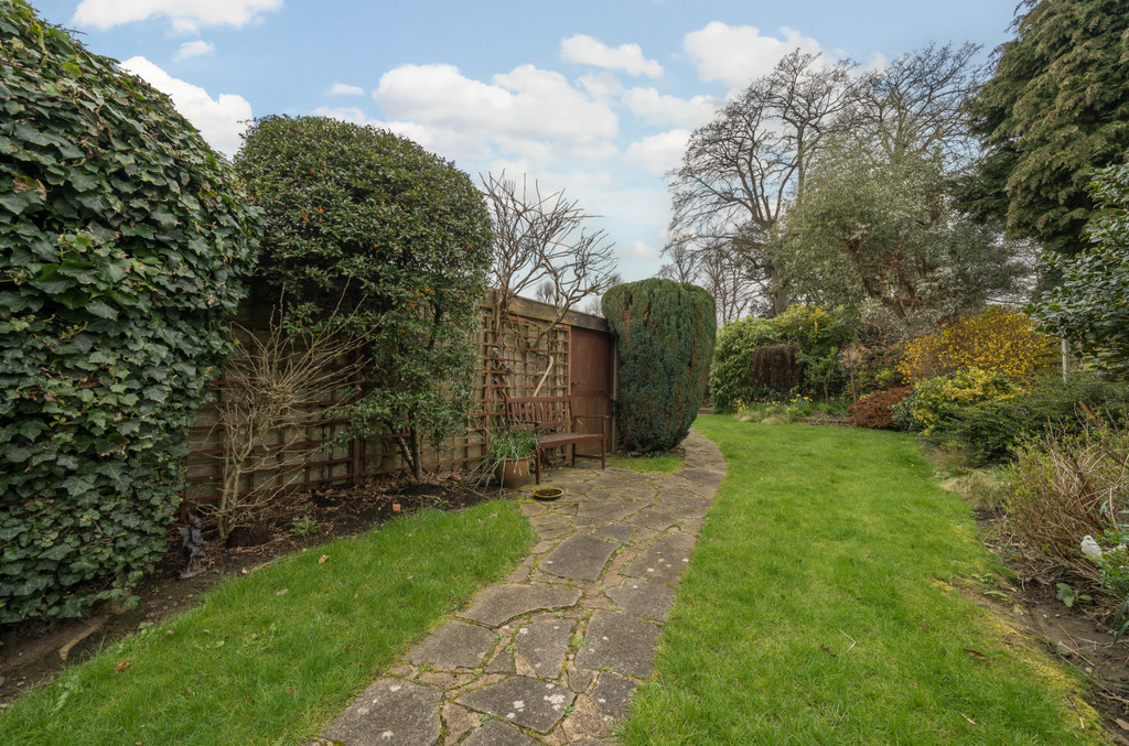 3 bed semi-detached house for sale in Marlborough Park Avenue, Sidcup  - Property Image 17