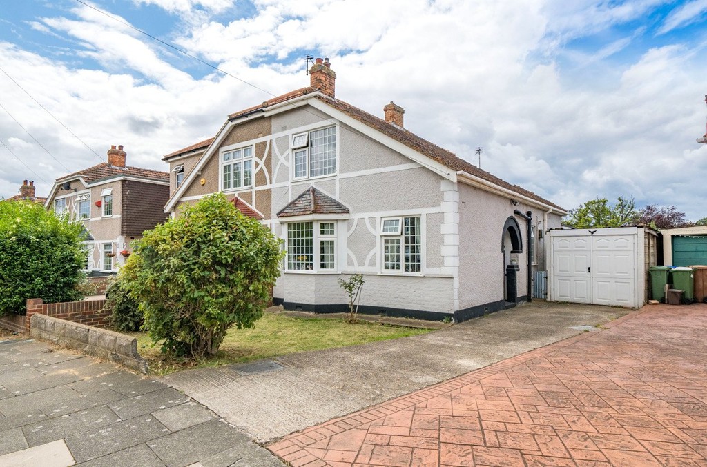4 bed semi-detached house for sale in Elmcroft Avenue, Sidcup - Property Image 1