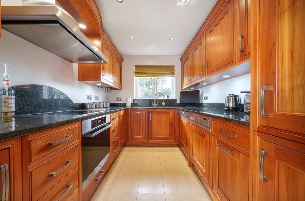 4 bed detached house for sale in Lamorbey Close, Sidcup  - Property Image 5