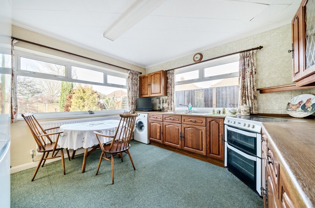 2 bed semi-detached bungalow for sale in Partridge Road, Sidcup  - Property Image 3