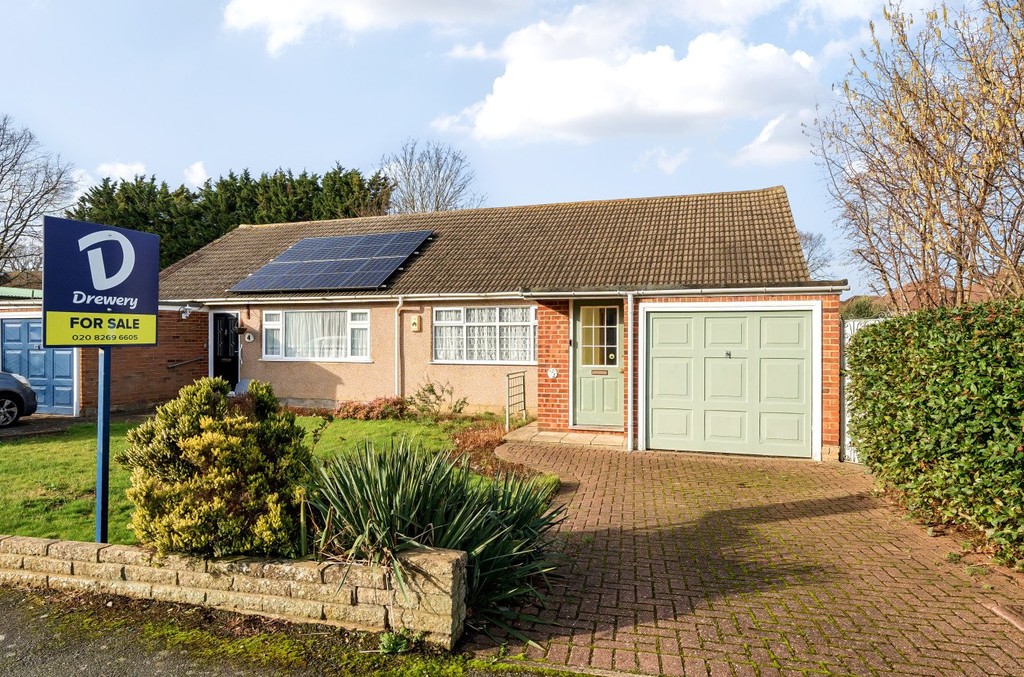 2 bed semi-detached bungalow for sale in Partridge Road, Sidcup - Property Image 1