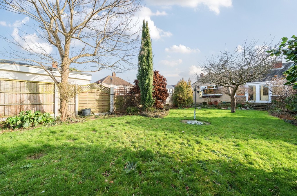 2 bed semi-detached bungalow for sale in Partridge Road, Sidcup  - Property Image 7