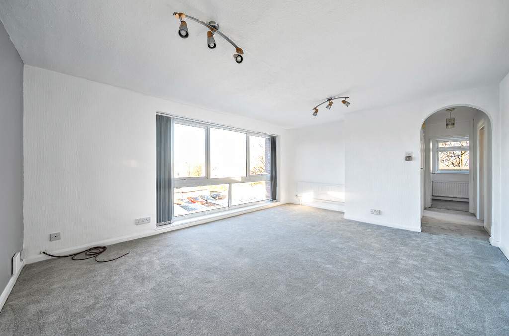 2 bed flat for sale in Chislehurst Road, Sidcup  - Property Image 2